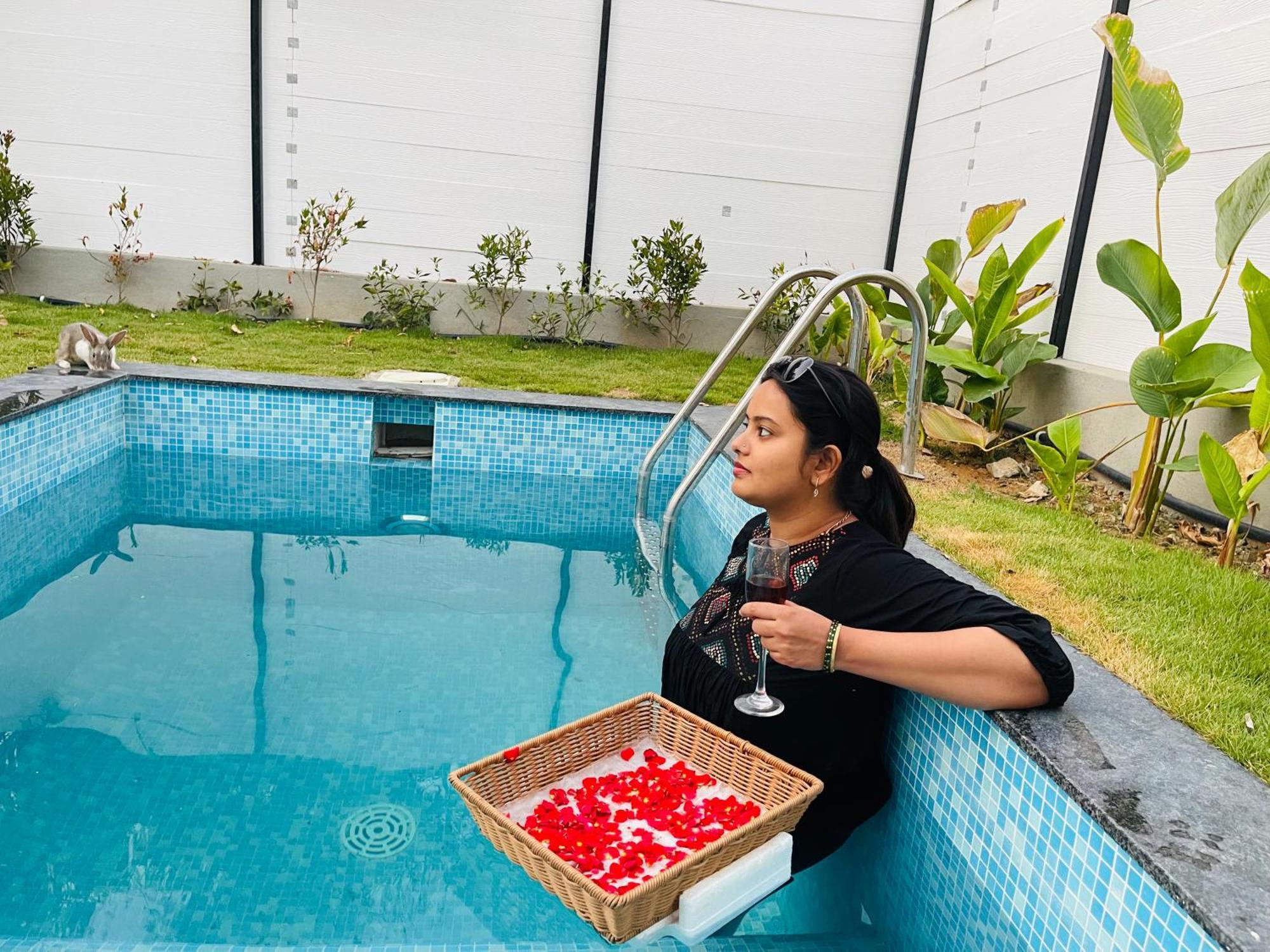 Aura Farms - Private Pool Cottages Rāmanagaram Extérieur photo
