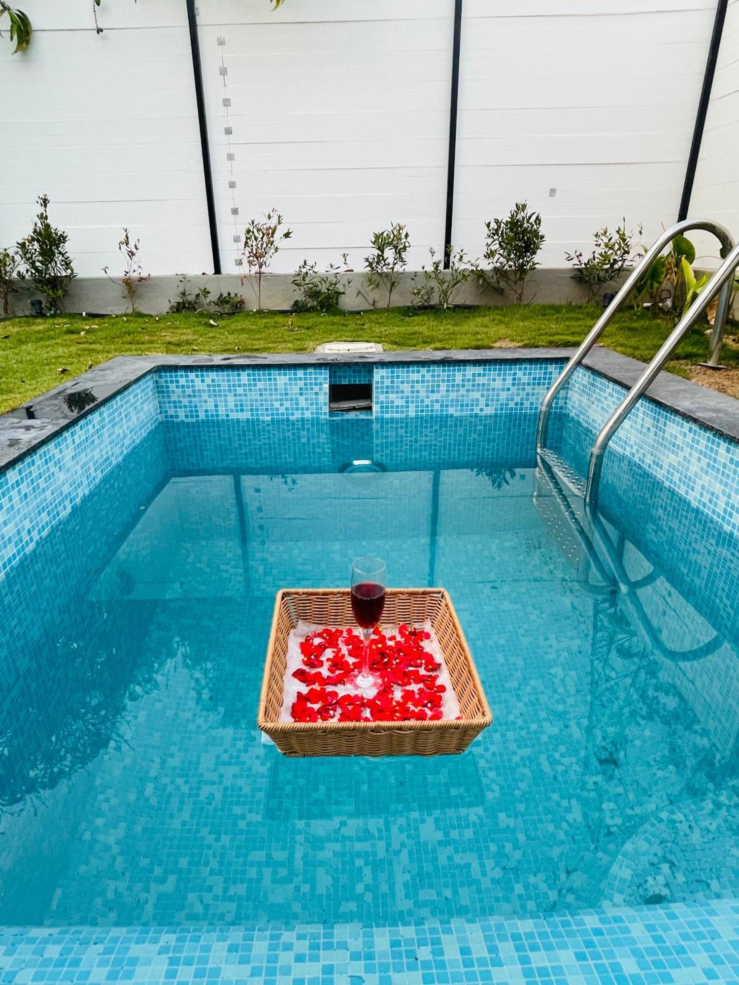 Aura Farms - Private Pool Cottages Rāmanagaram Extérieur photo